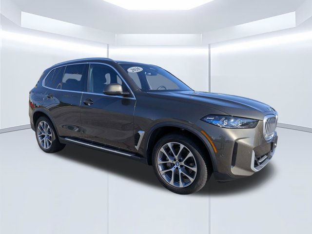 Used 2026 BMW X5 xDrive40i AWD/4WD image 2