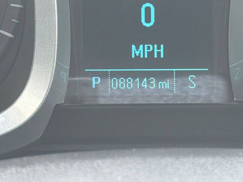 Used 2017 Chevrolet Equinox LT w/ Convenience Package FWD image 19