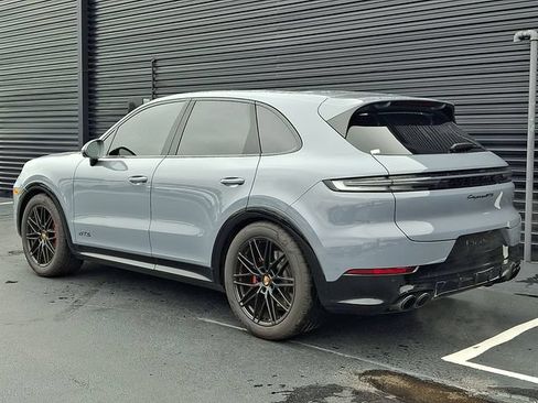 Certified 2025 Porsche Cayenne GTS AWD/4WD image 3
