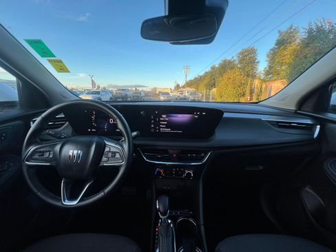 Used 2025 Buick Encore GX Preferred image 33