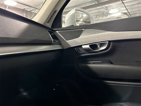 Certified 2024 Volvo XC90 B5 Core w/ Protection Package Premier image 20