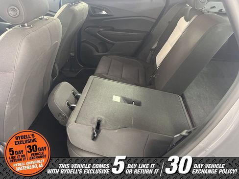 Used 2025 Chevrolet Trax RS w/ Driver Confidence Package image 23