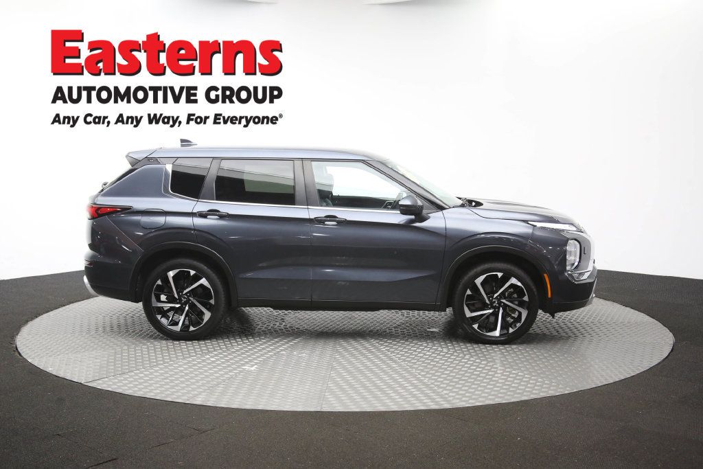 Used 2024 Mitsubishi Outlander SE AWD/4WD image 49