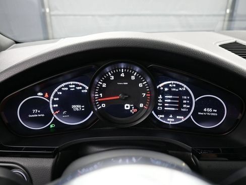 Certified 2022 Porsche Cayenne AWD/4WD image 19