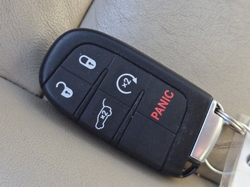 Used 2014 Jeep Grand Cherokee Limited AWD/4WD image 39