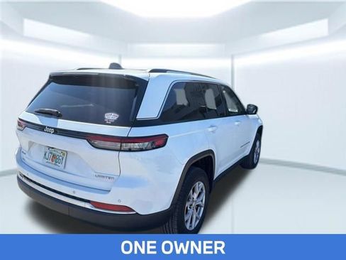 Used 2022 Jeep Grand Cherokee Limited image 3