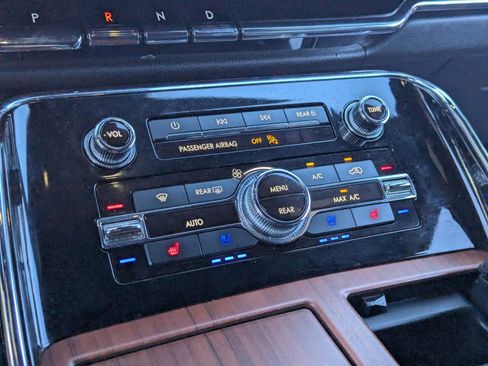 Used 2022 Lincoln Navigator Reserve image 24