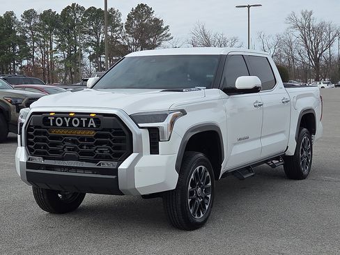 Used 2024 Toyota Tundra Limited image 2