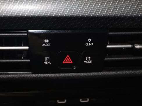 Used 2023 Volkswagen Golf R AWD/4WD image 32