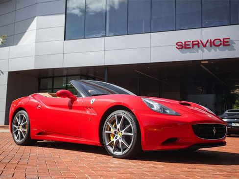 Certified 2014 Ferrari California image 24