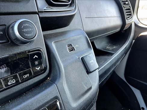 Used 2023 RAM ProMaster 2500 w/ Driver Convenience Group FWD image 15
