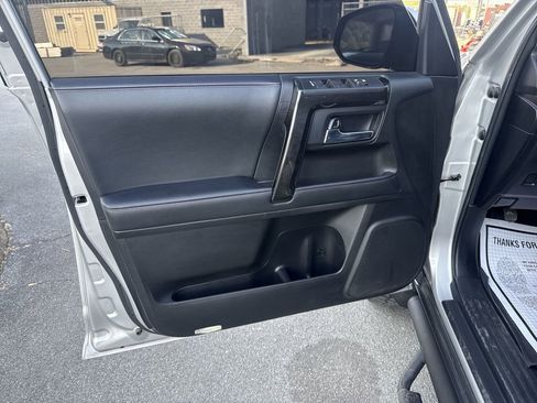 Used 2021 Toyota 4Runner TRD Off-Road Premium w/ Moonroof Package AWD/4WD image 23