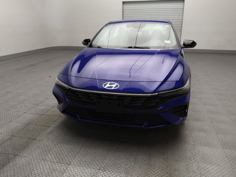 Used 2025 Hyundai Elantra Sport FWD image 15