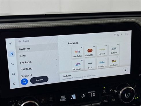 Used 2023 Toyota Highlander L image 13