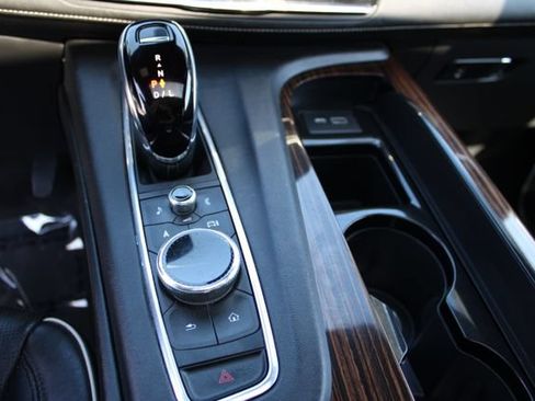 Used 2023 Cadillac Escalade Premium Luxury AWD/4WD image 31
