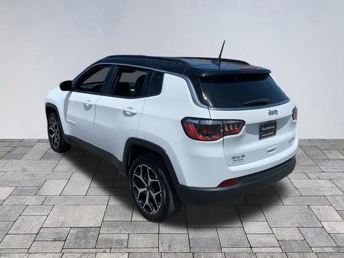 Used 2025 Jeep Compass Limited AWD/4WD image 5