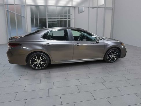 Used 2024 Toyota Camry SE AWD/4WD image 9