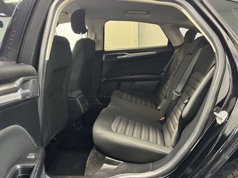 Used 2018 Ford Fusion SE w/ Fusion SE Technology Package image 30