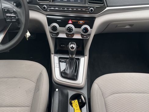 Used 2019 Hyundai Elantra SEL FWD image 18