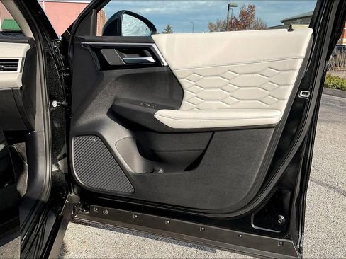 Used 2025 Mitsubishi Outlander SEL image 23