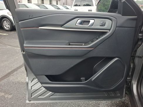 Used 2025 Ford Explorer ST-Line w/ Premium Package AWD/4WD image 12