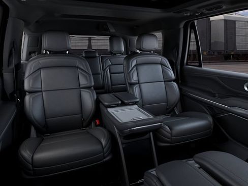 New 2027 Lincoln Navigator Reserve w/ Jet Appearance Package AWD/4WD image 11