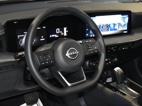 New 2026 Nissan Kicks SV w/ SV Premium Package image 2