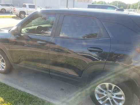 Used 2024 Chevrolet TrailBlazer LS FWD image 19