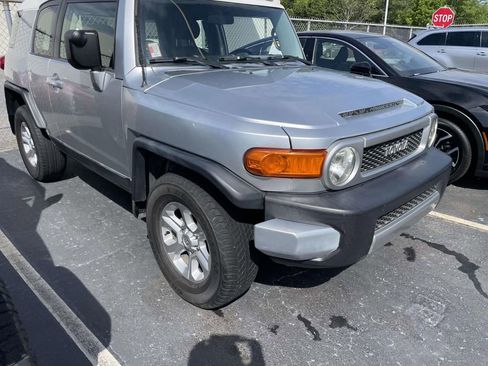 Used 2007 Toyota FJ Cruiser 4WD image 2