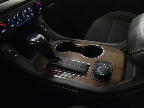 Used 2019 GMC Acadia SLE w/ Driver Alert Package I image 26