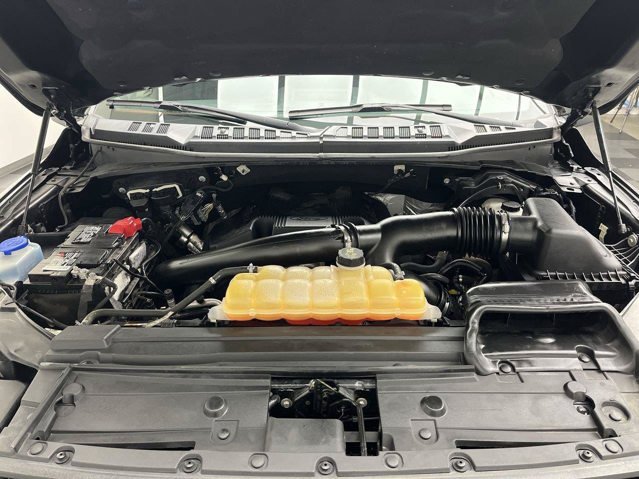 Used 2018 Ford F150 Lariat w/ Equipment Group 502A Luxury AWD/4WD image 2