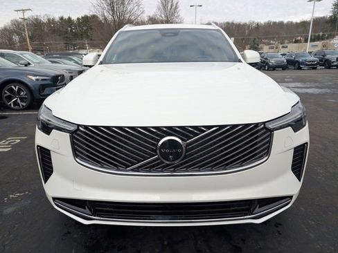 Used 2025 Volvo XC90 B6 Plus image 2