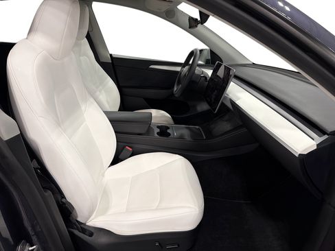 Certified 2023 Tesla Model Y Long Range AWD/4WD image 13