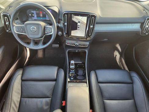 Certified 2025 Volvo XC40 B5 Plus AWD/4WD image 13