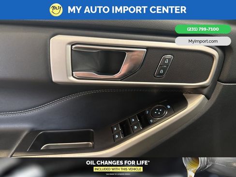 Used 2021 Ford Explorer XLT w/ Equipment Group 202A image 11