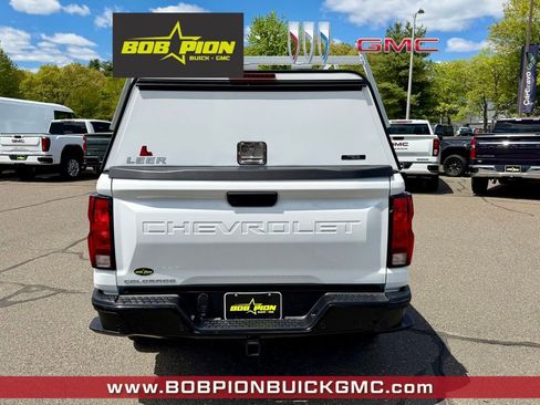 Used 2025 Chevrolet Colorado W/T w/ Advanced Trailering Package RWD image 4