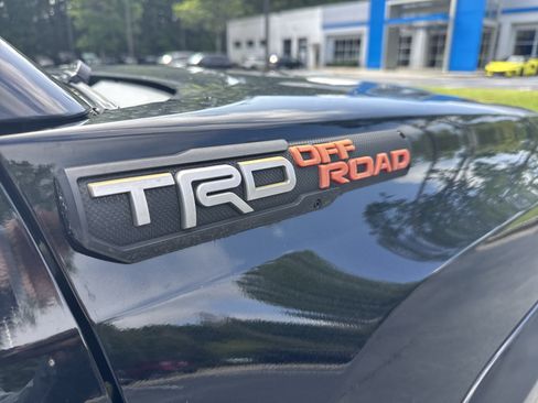Used 2021 Toyota Tacoma SR5 RWD image 4