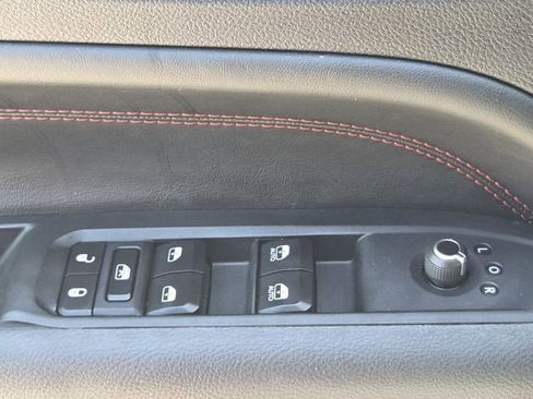 Used 2025 Jeep Compass Trailhawk AWD/4WD image 27