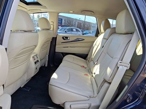Used 2017 INFINITI QX60 AWD w/ Premium Plus Package image 11