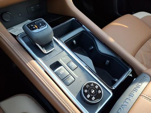 New 2026 Nissan Pathfinder Platinum image 25