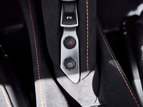 Used 2025 McLaren 750S Spider RWD image 64