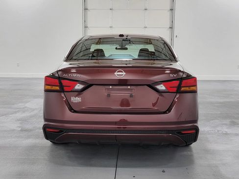 Used 2024 Nissan Altima 2.5 SV FWD image 7