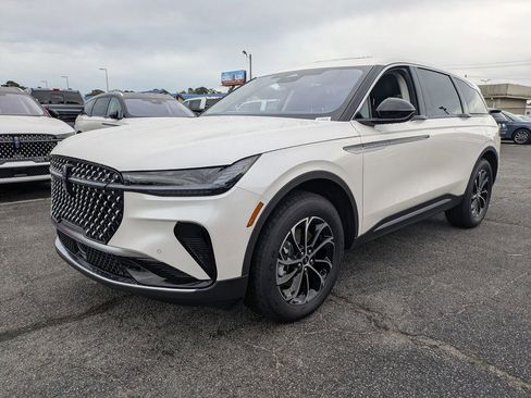 New 2026 Lincoln Nautilus Premier w/ Equipment Group 102A image 8