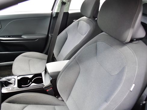 Used 2025 Kia K4 FWD image 9