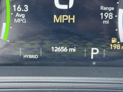 Used 2025 Jeep Wrangler Unlimited Sahara w/ Safety Group AWD/4WD image 19