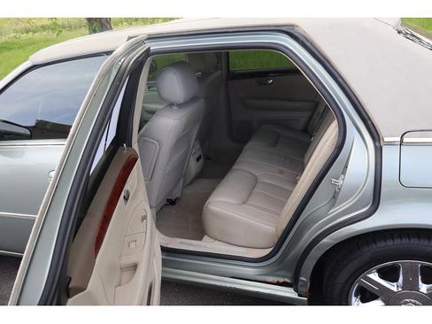 Used 2006 Cadillac DTS w/ Sun And Sound Package FWD image 6