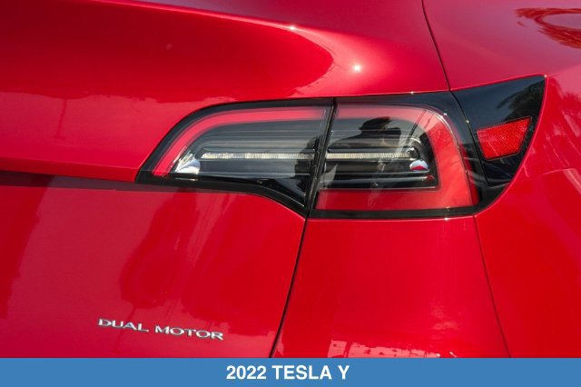Used 2022 Tesla Model Y Long Range AWD/4WD image 29
