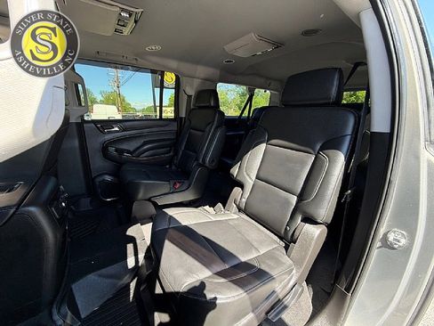 Used 2019 Chevrolet Suburban LT image 14