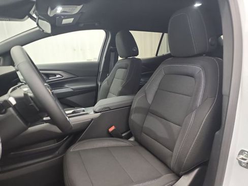 New 2026 Chevrolet Equinox EV LT image 15