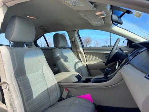 Used 2018 Ford Taurus SE image 20